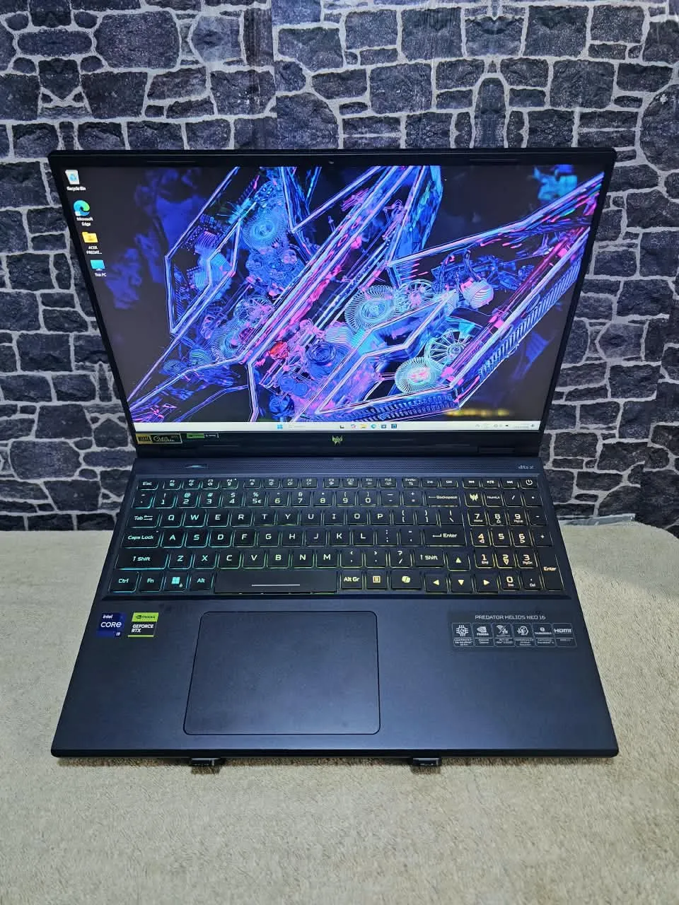 Acer Predator Helios Neo 16 PHN16-72 Gaming Laptop