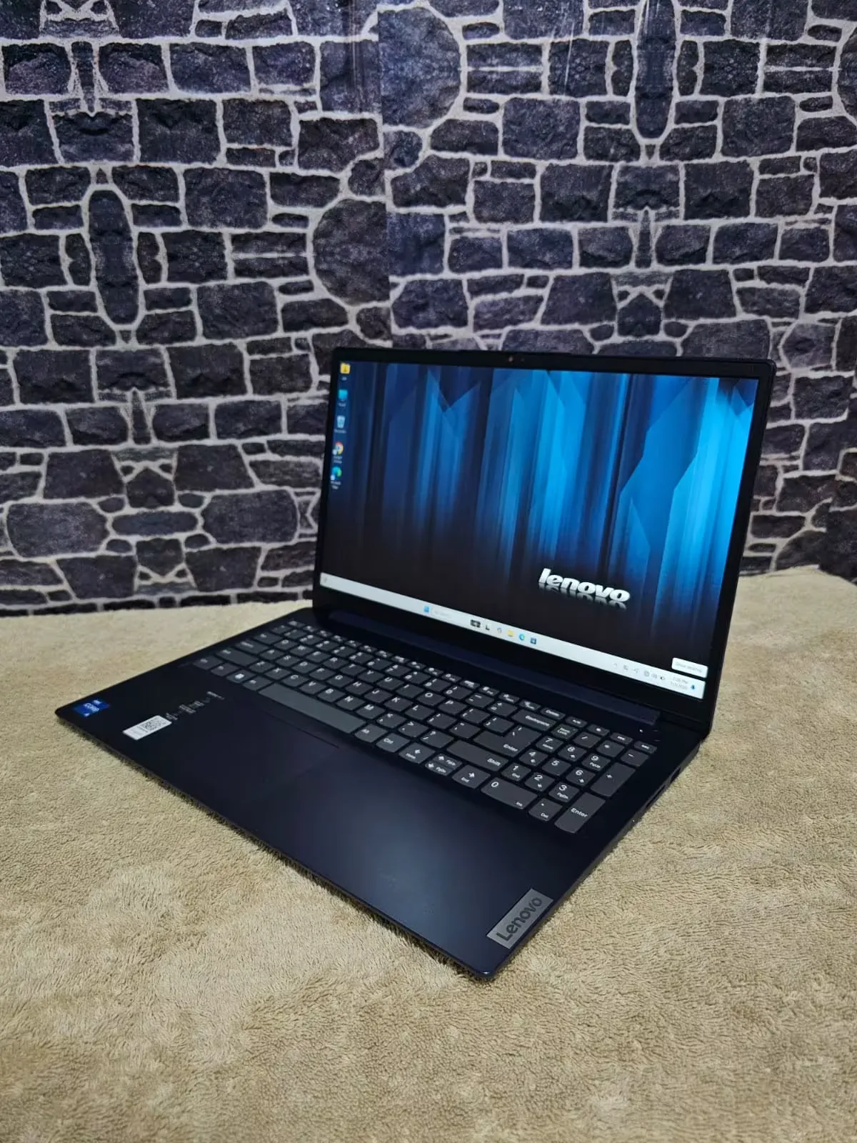 Lenovo IdeaPad 1 15IRU7 Business Ultrabook